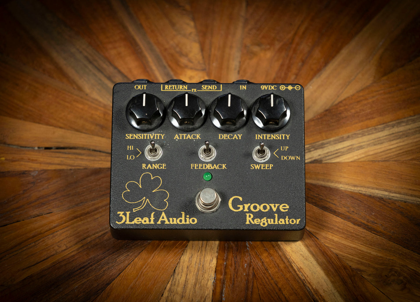 2008 3Leaf Audio Groove Regulator - Metallic Gold Over Black