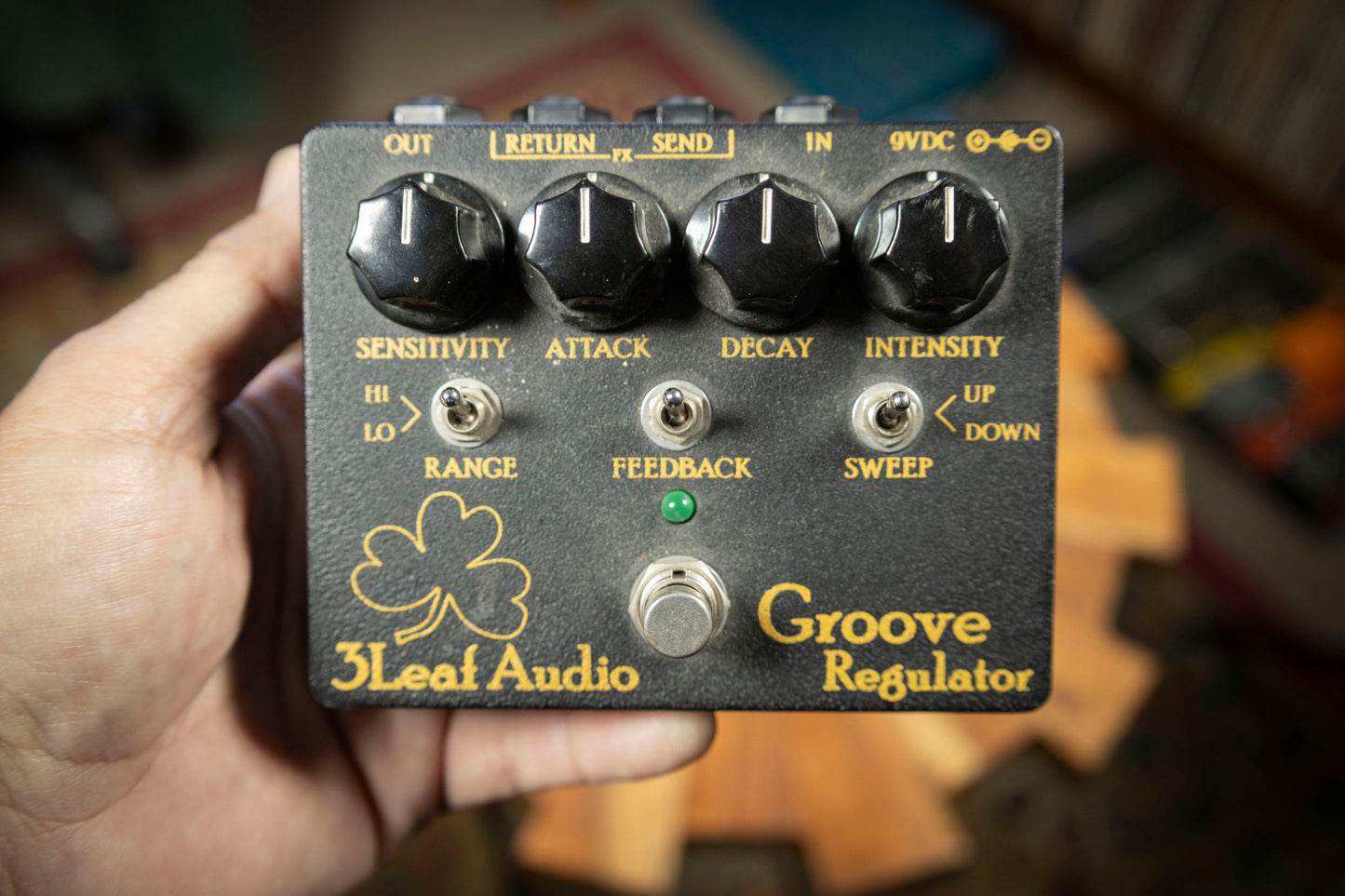 2008 3Leaf Audio Groove Regulator - Metallic Gold Over Black