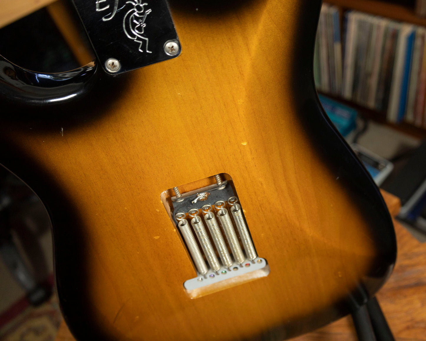 2005 Fender Eric Johnson Stratocaster with Maple Fretboard - 2-Color Sunburst