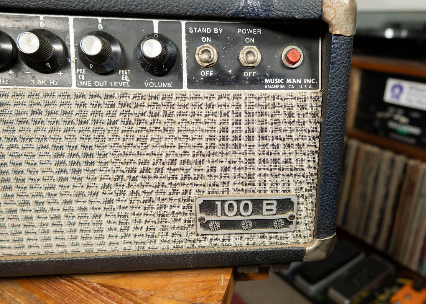 1982-1984 Music Man 100 B 100-Watt Bass Amp Head with Balanced Line Output - Black