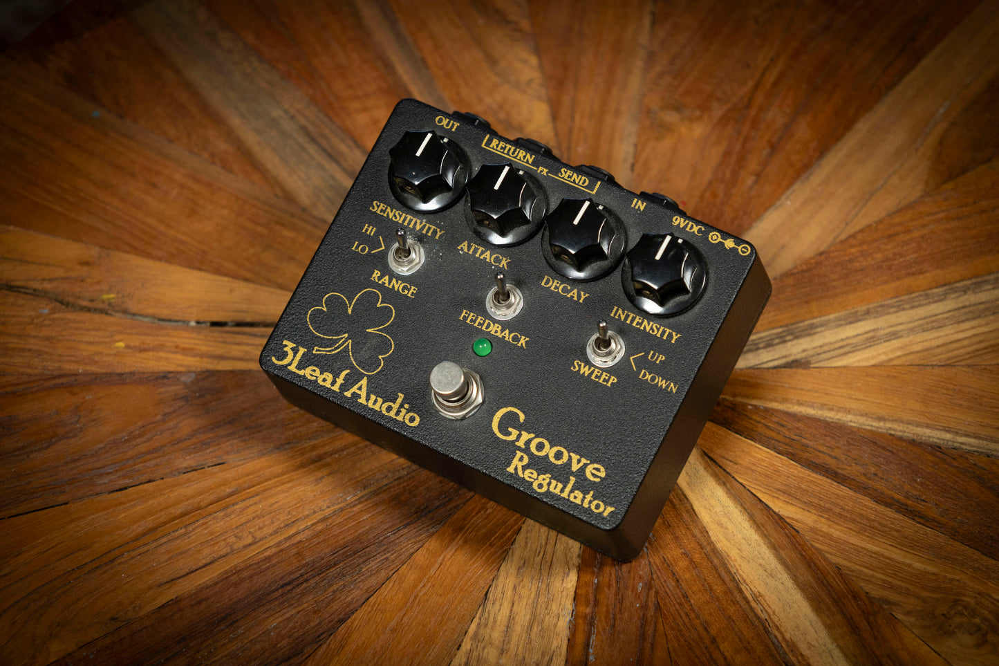 2008 3Leaf Audio Groove Regulator  - Metallic Gold Over Black
