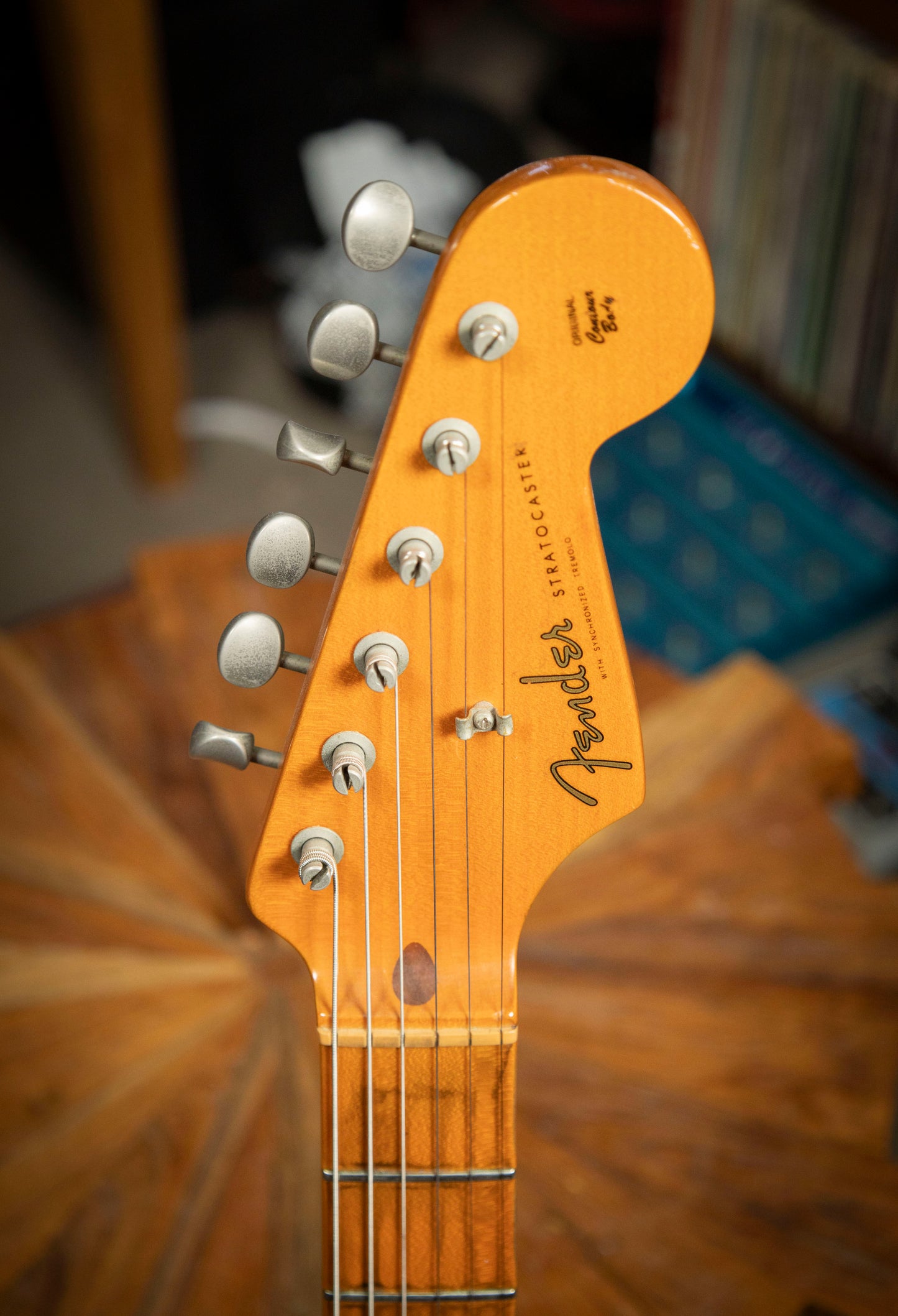 2005 Fender Eric Johnson Stratocaster with Maple Fretboard - 2-Color Sunburst