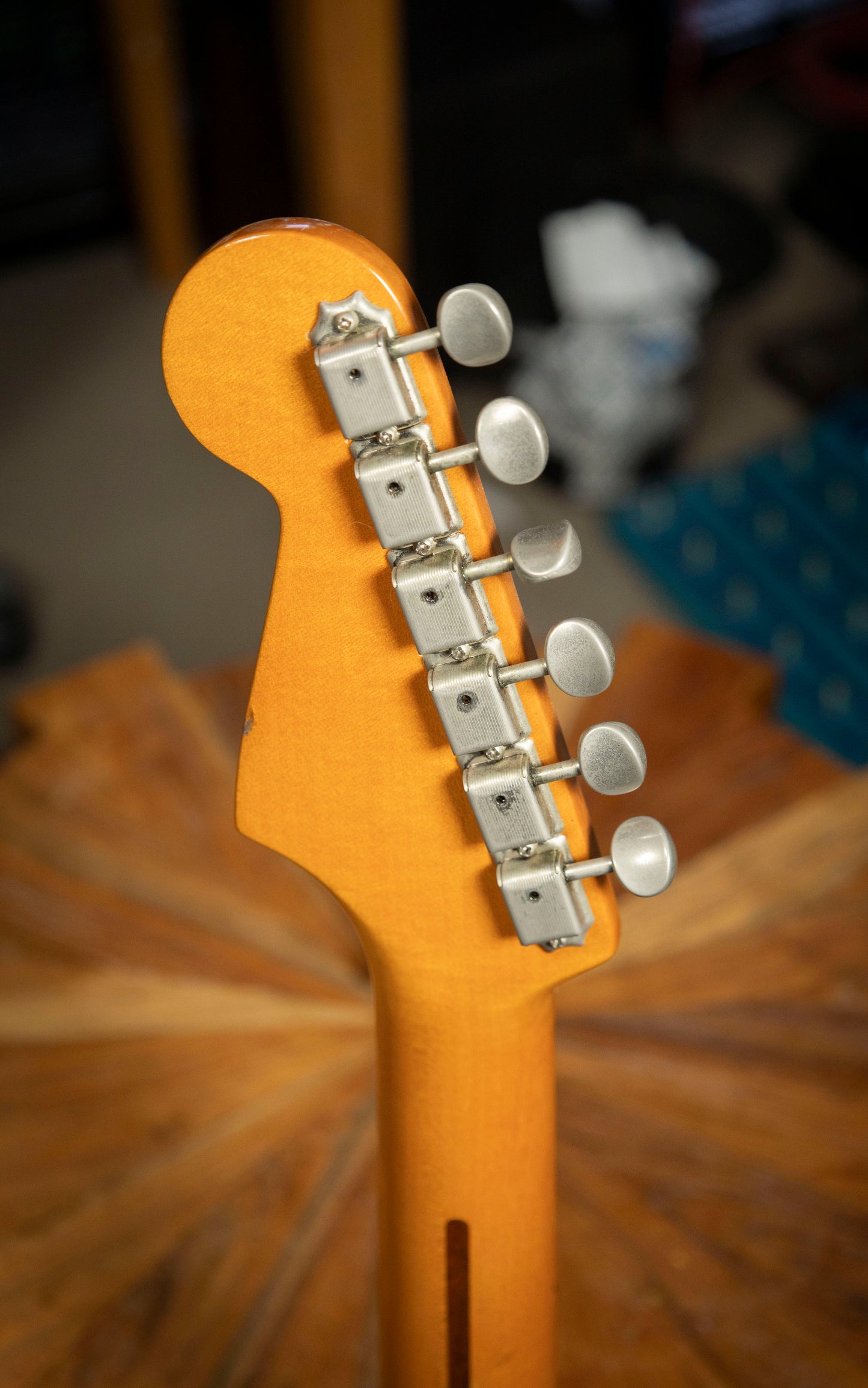 2005 Fender Eric Johnson Stratocaster with Maple Fretboard - 2-Color Sunburst