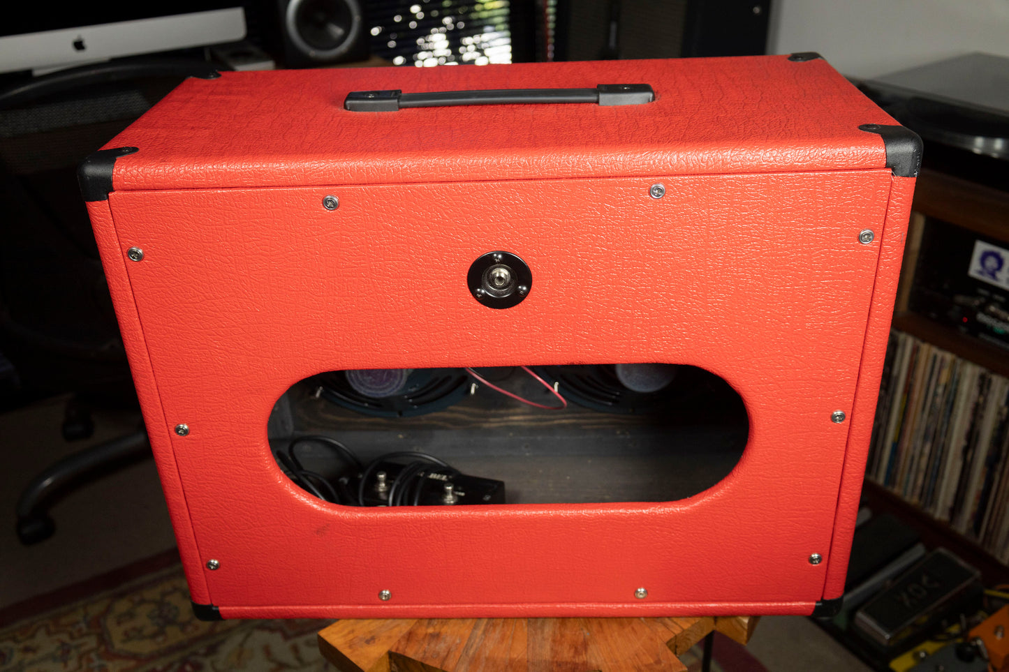 Truetone Speaker Cabinet - Red
