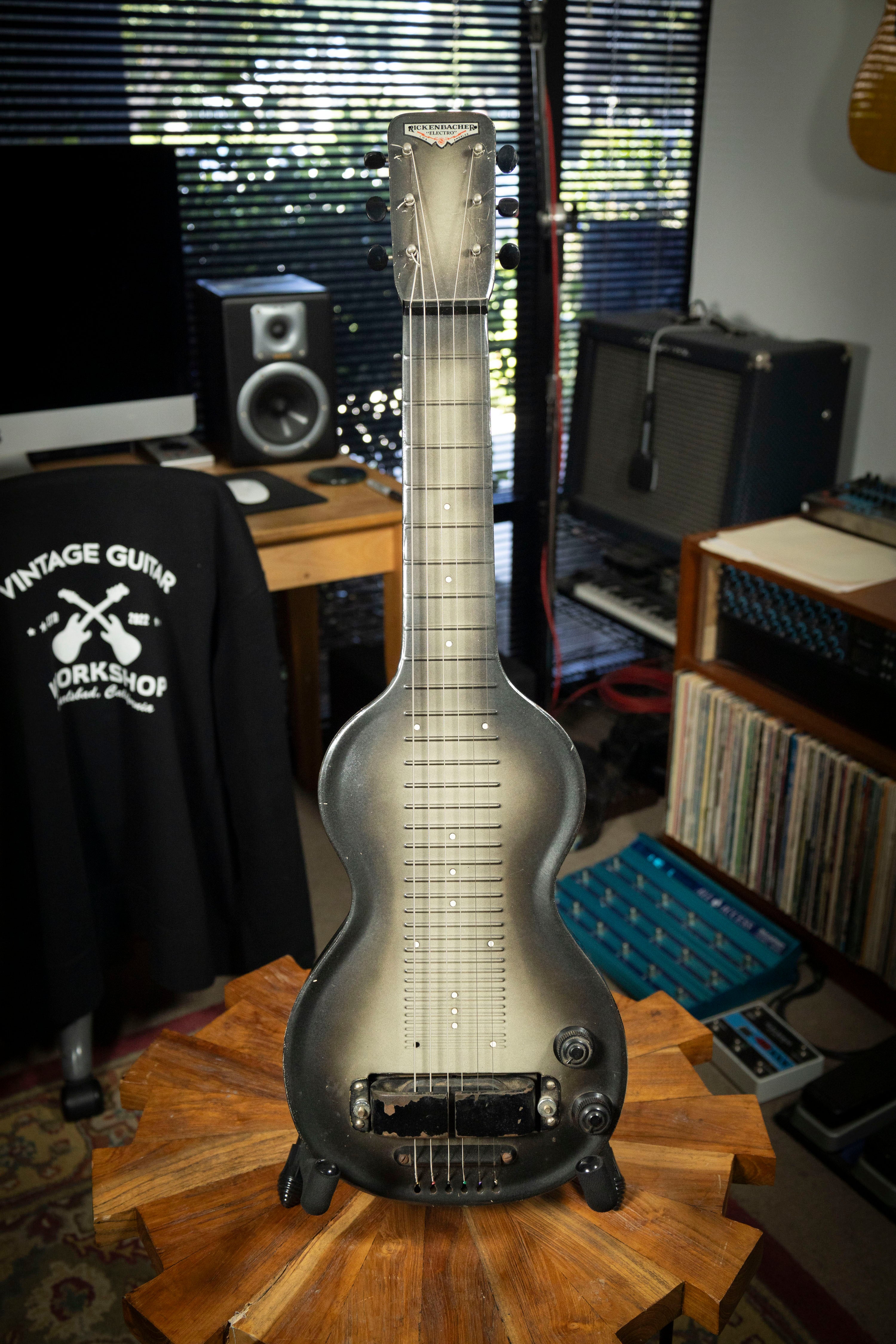 リッケンバッカー　Rickenbacher Electro Model NS Rickenbacker Model NS Lap Steel Electric Guitar (1940s