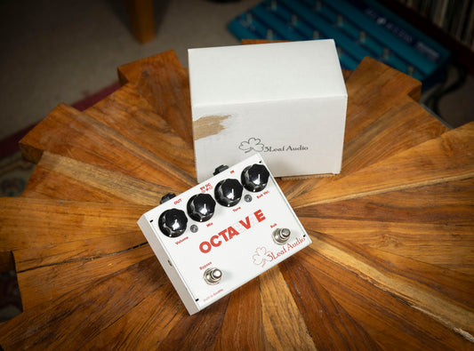 2014 3Leaf Audio Octabvre - White