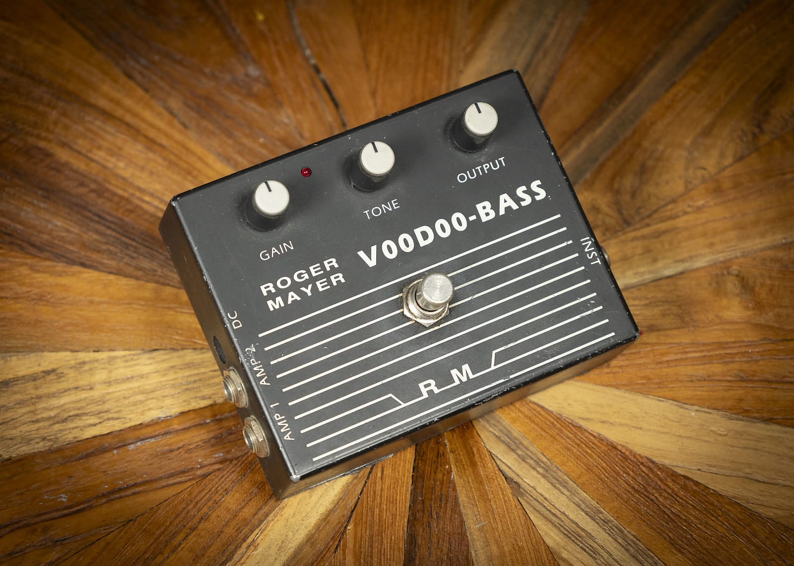 A - Roger Mayer Voodoo Bass Distortion/Compression Pedal - Black