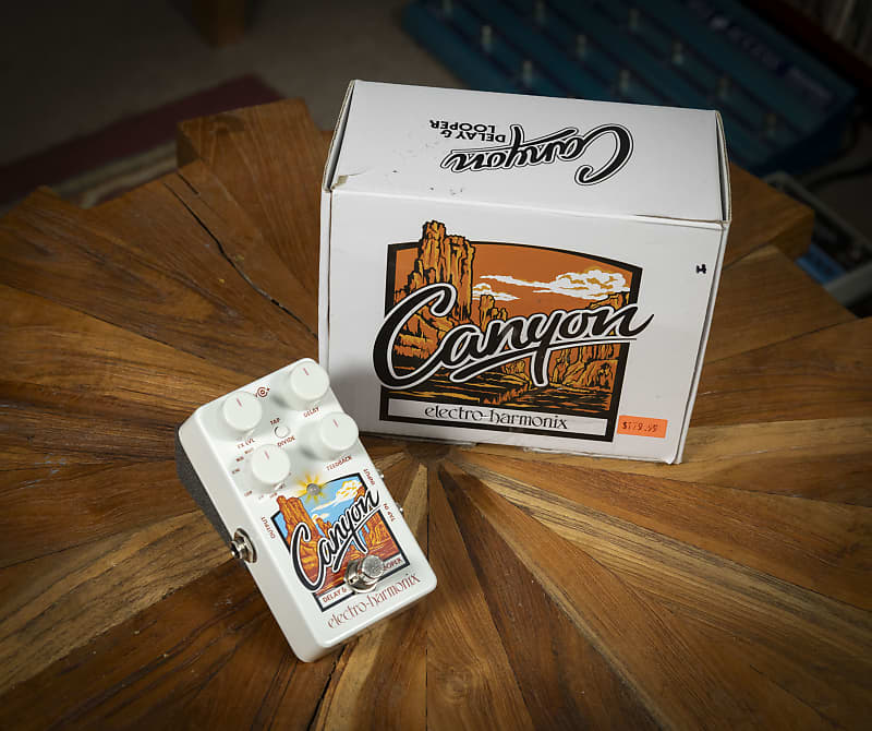 Electro-Harmonix Canyon 2017 - Present - White