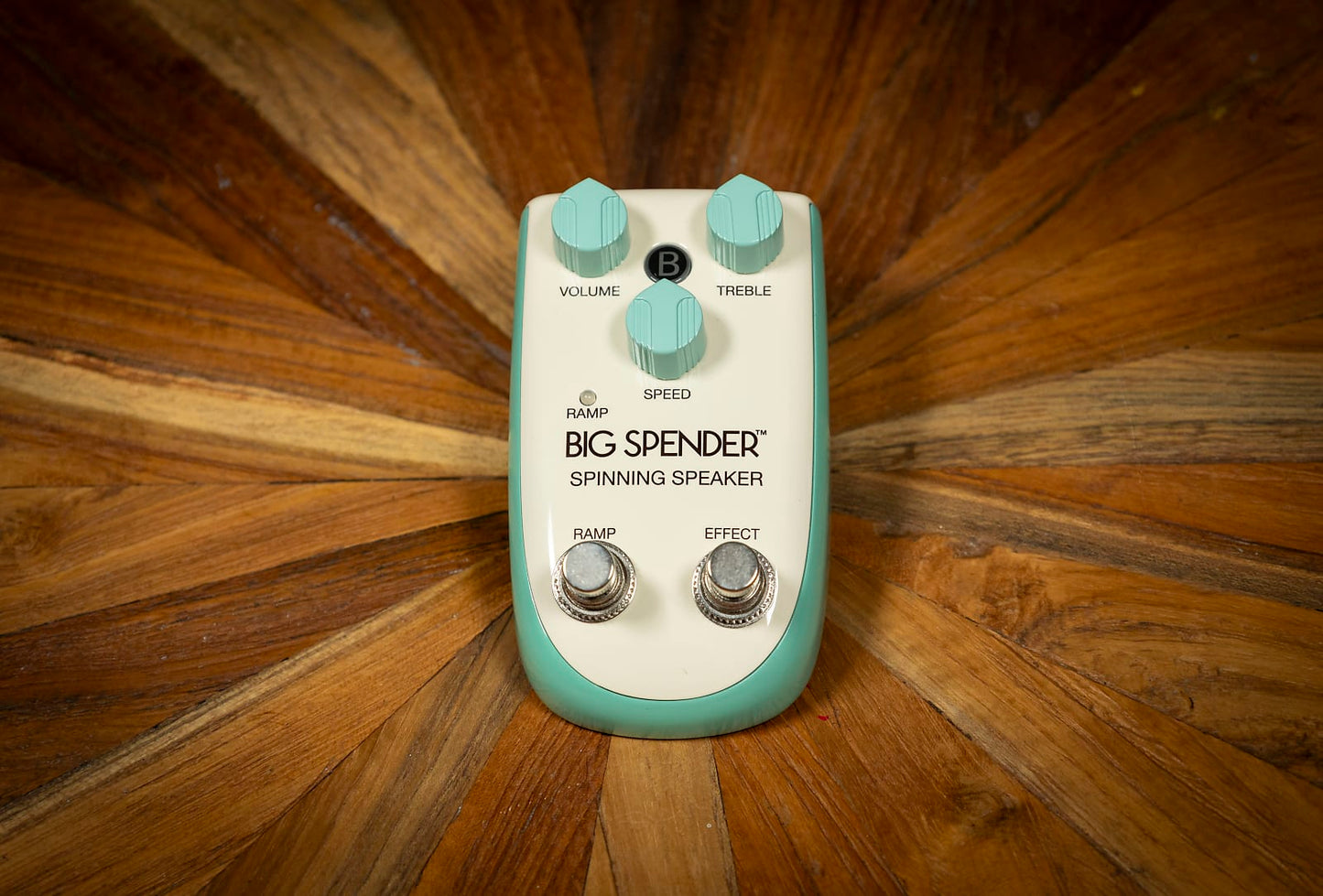 A -Danelectro Billionaire Big Spender Spinning Speaker 2010s - Cream/Turquoise