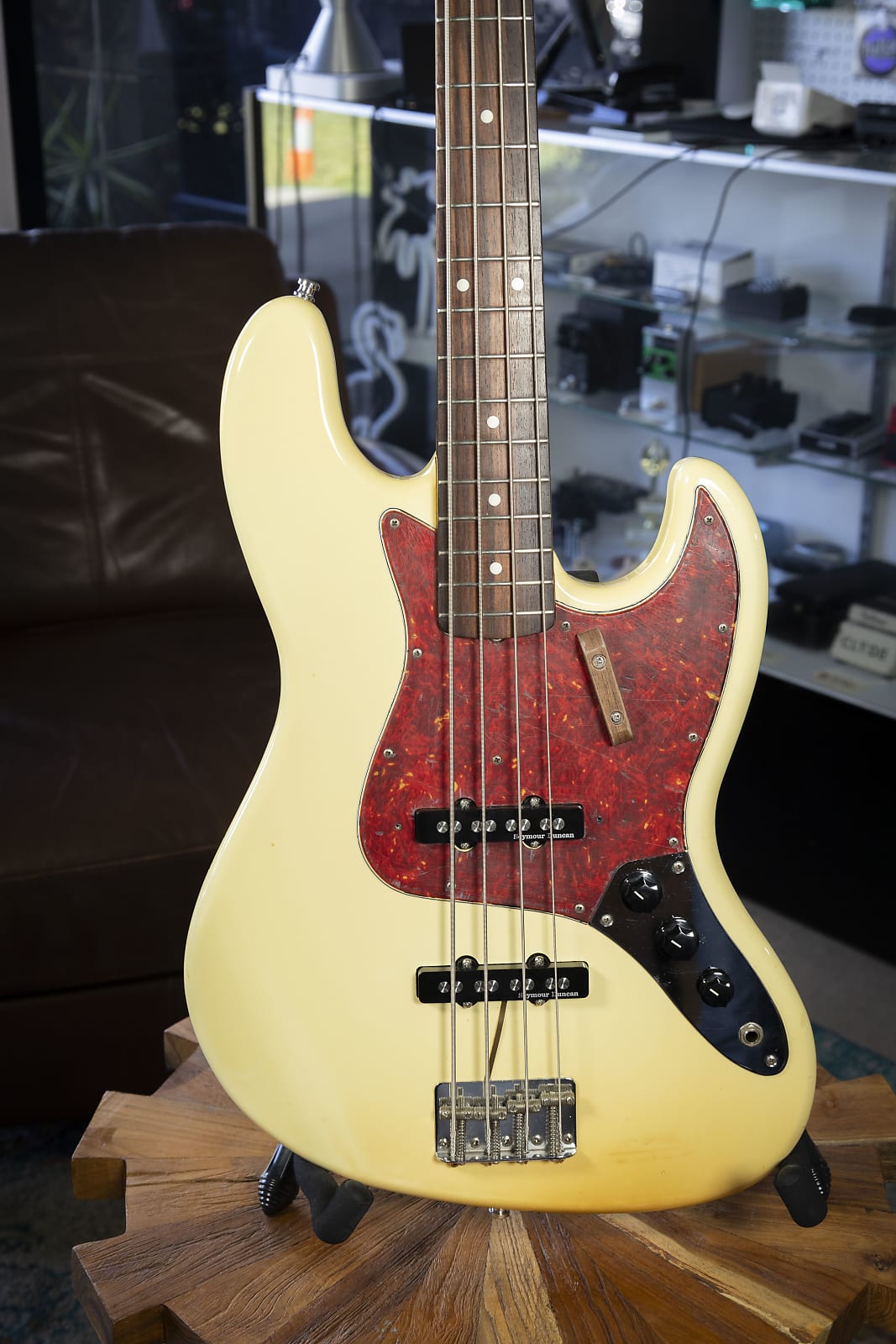 1990's Fender Jazz Bass - Buttercream