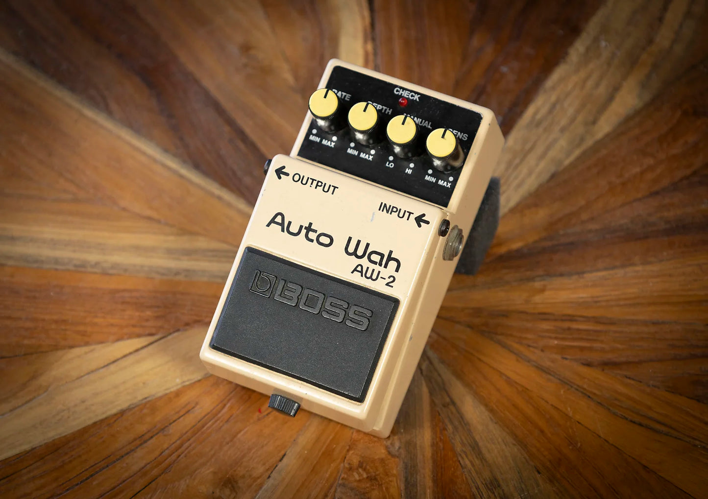 A - Boss AW-2 Auto Wah (Silver Label) 1991 - 1999 - Yellow