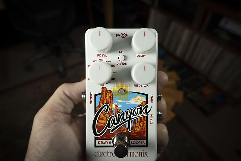 Electro-Harmonix Canyon 2017 - Present - White