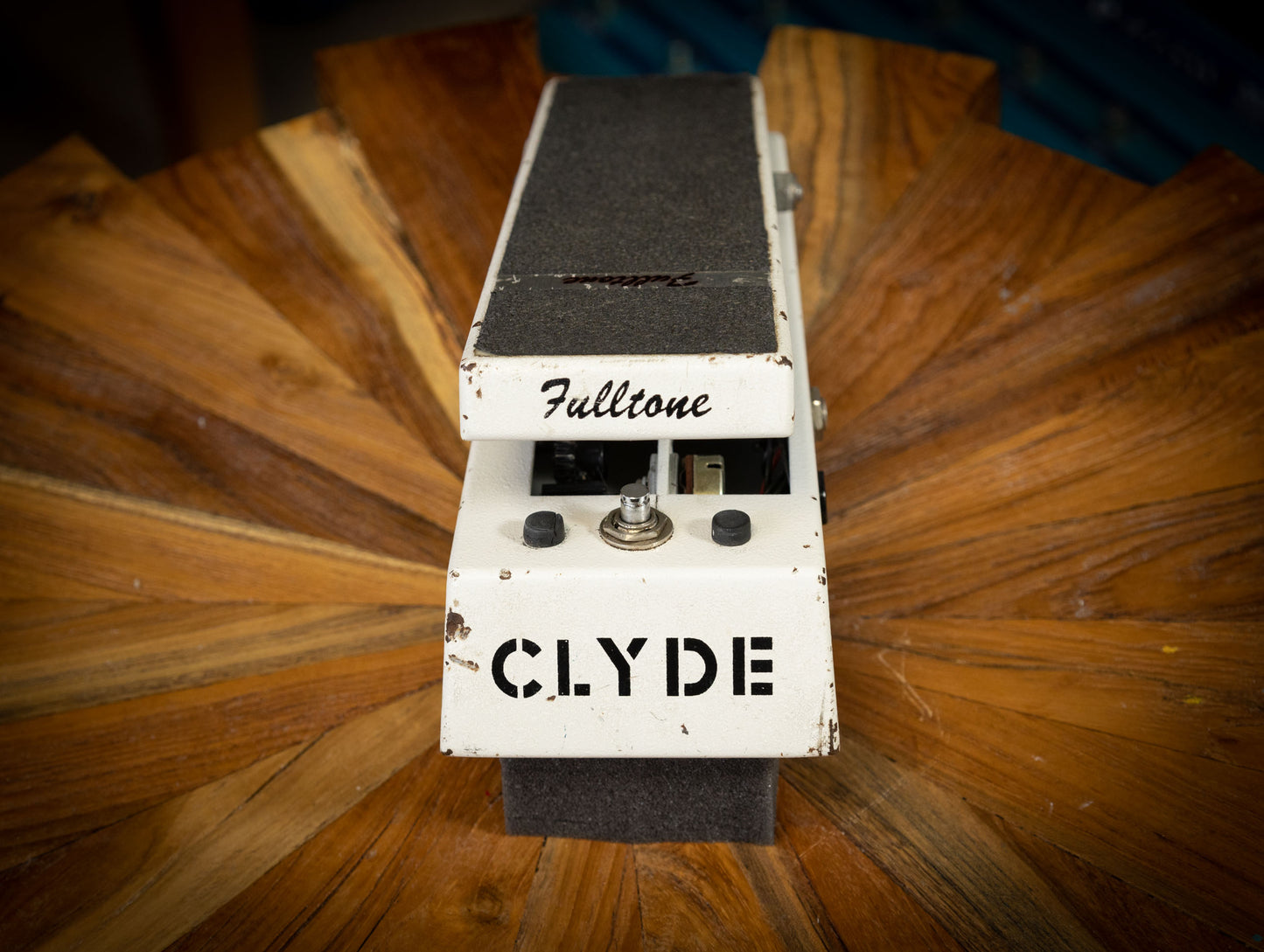 A - Fulltone Clyde Deluxe Wah 2000s - White